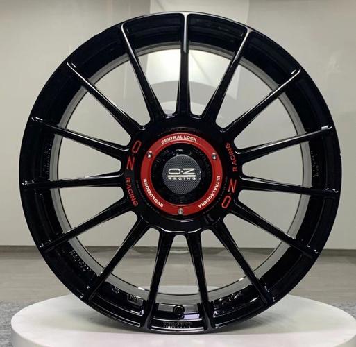 汽车轮毂能不能改大一个尺寸的