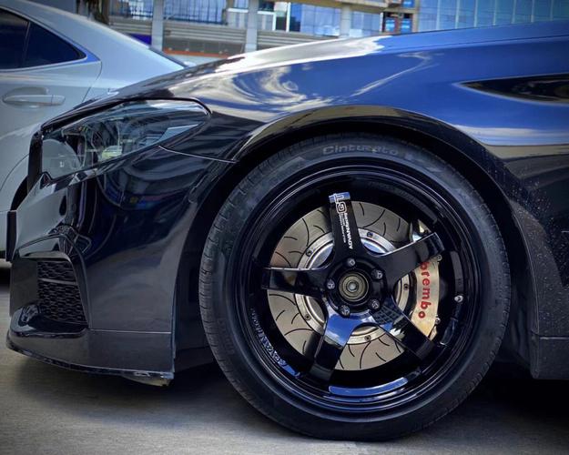 汽车轮毂能不能改大一个尺寸的