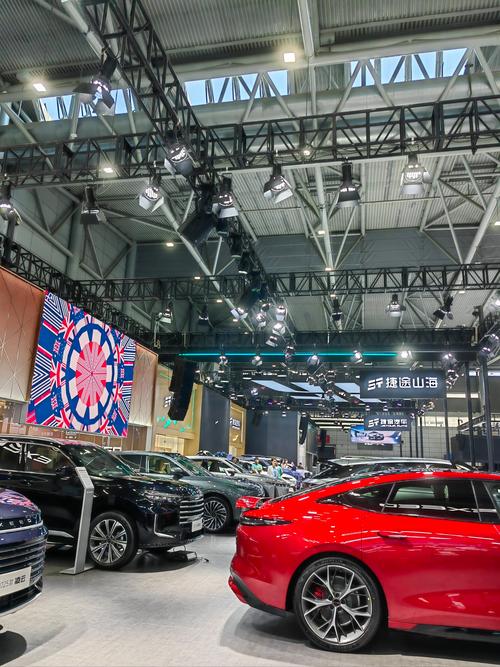 车友俱乐部酒会活动模板:《引擎与美酒,同享豪情》