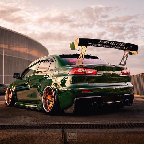 可以改装大脚车的平面游戏