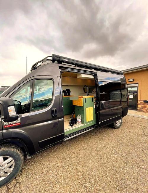 七狼房车厂家官网_伴旅房车质量怎么样